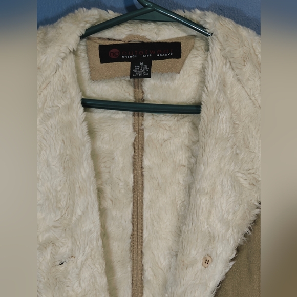 Suede winter coat - 3/4 length size medium. Vintage /Y2K - Picture 2 of 9